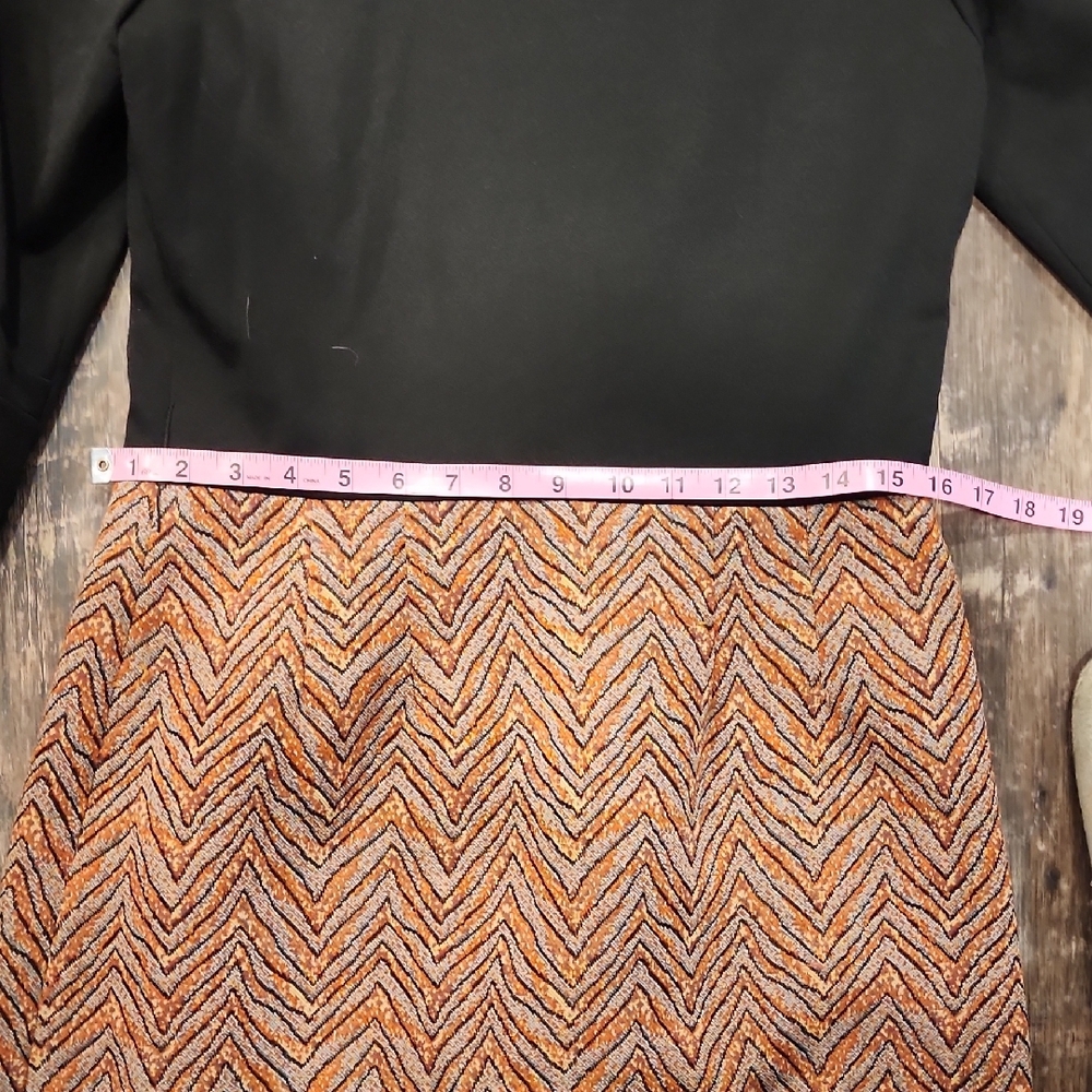 Black and Orange Long Sleeve Dress - Picture 7 of 8